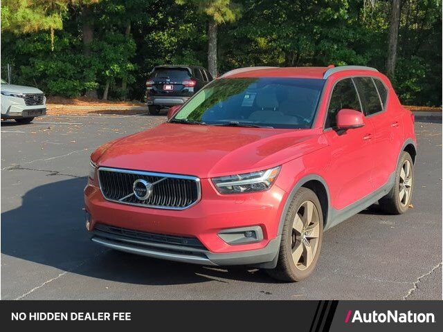 2020 VOLVO XC40