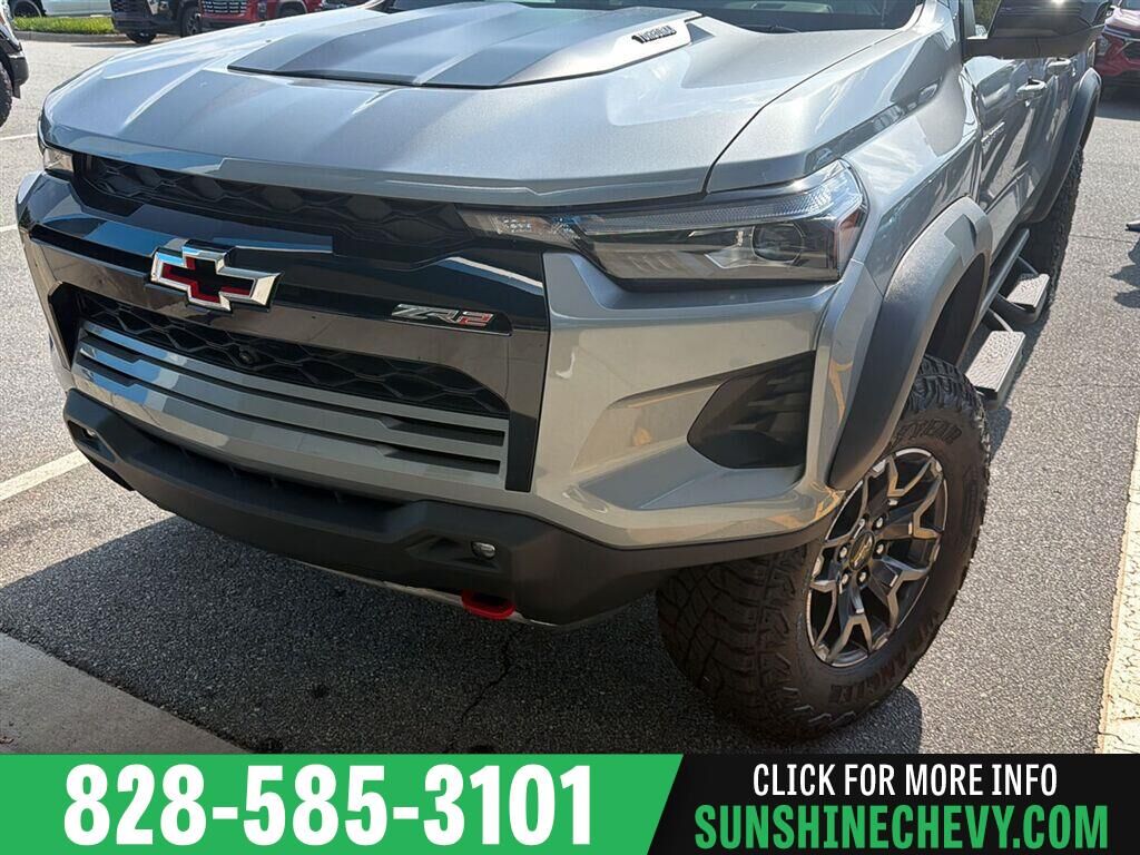 2025 CHEVROLET Colorado
