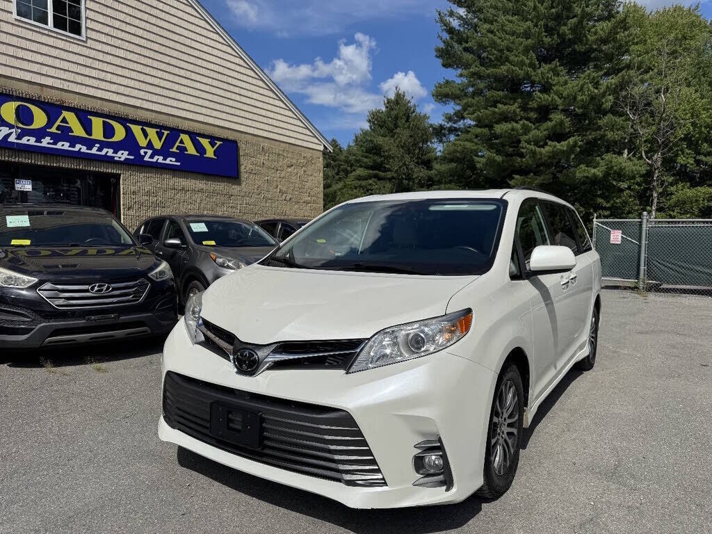 2020 TOYOTA Sienna