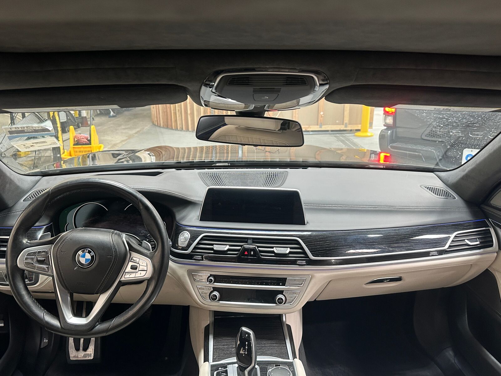 2016 BMW 750i