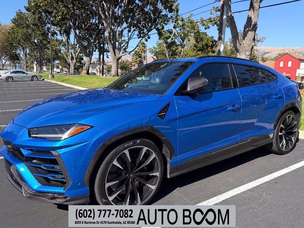 2020 LAMBORGHINI URUS