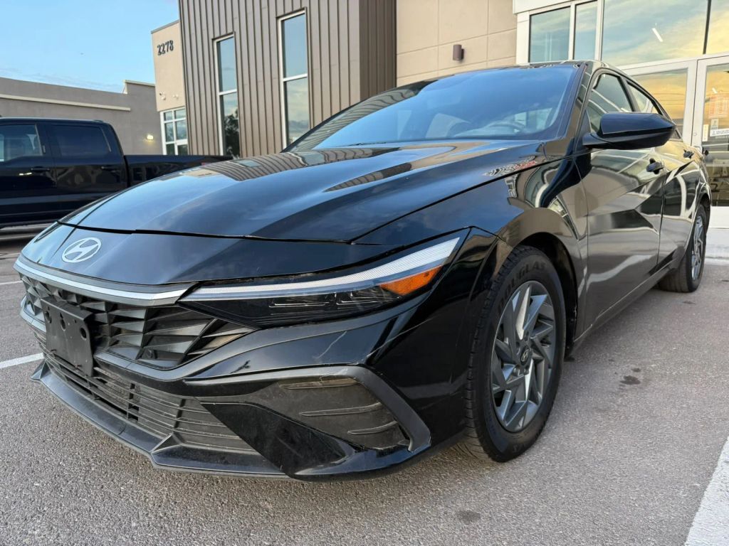 2024 HYUNDAI Elantra