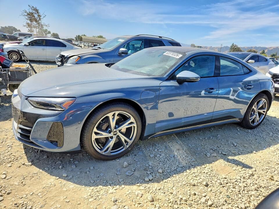 2022 AUDI e-tron
