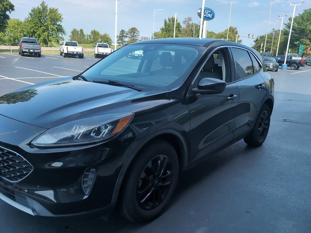 2021 FORD Escape