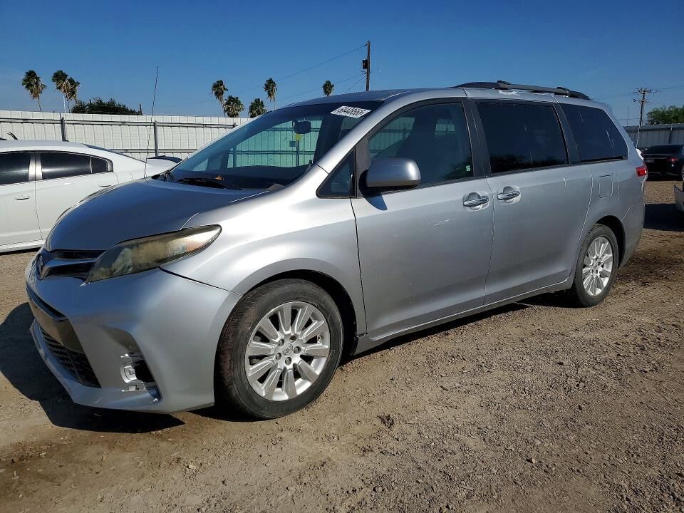 2014 TOYOTA Sienna