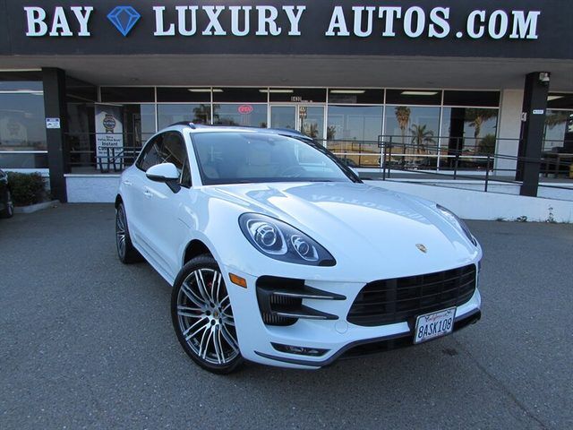 2016 PORSCHE Macan