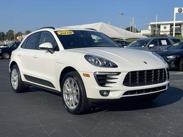 2018 PORSCHE Macan