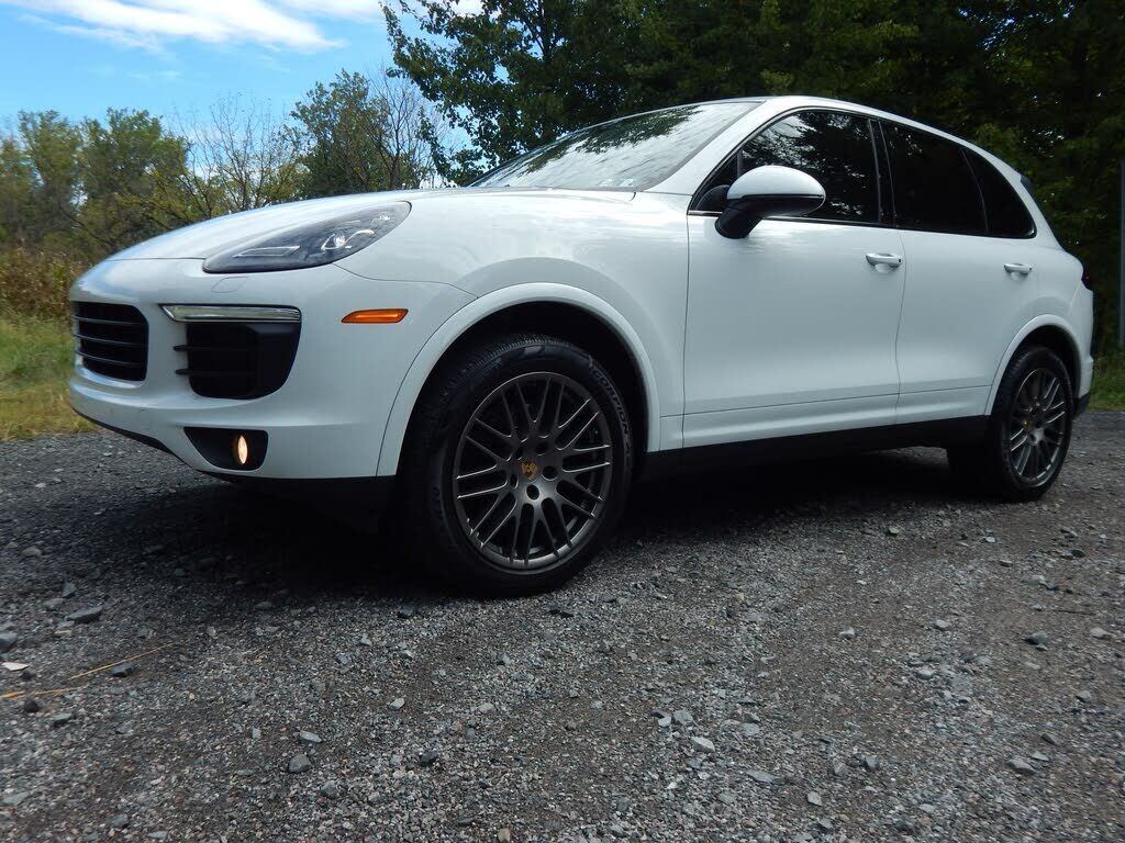 2017 PORSCHE Cayenne