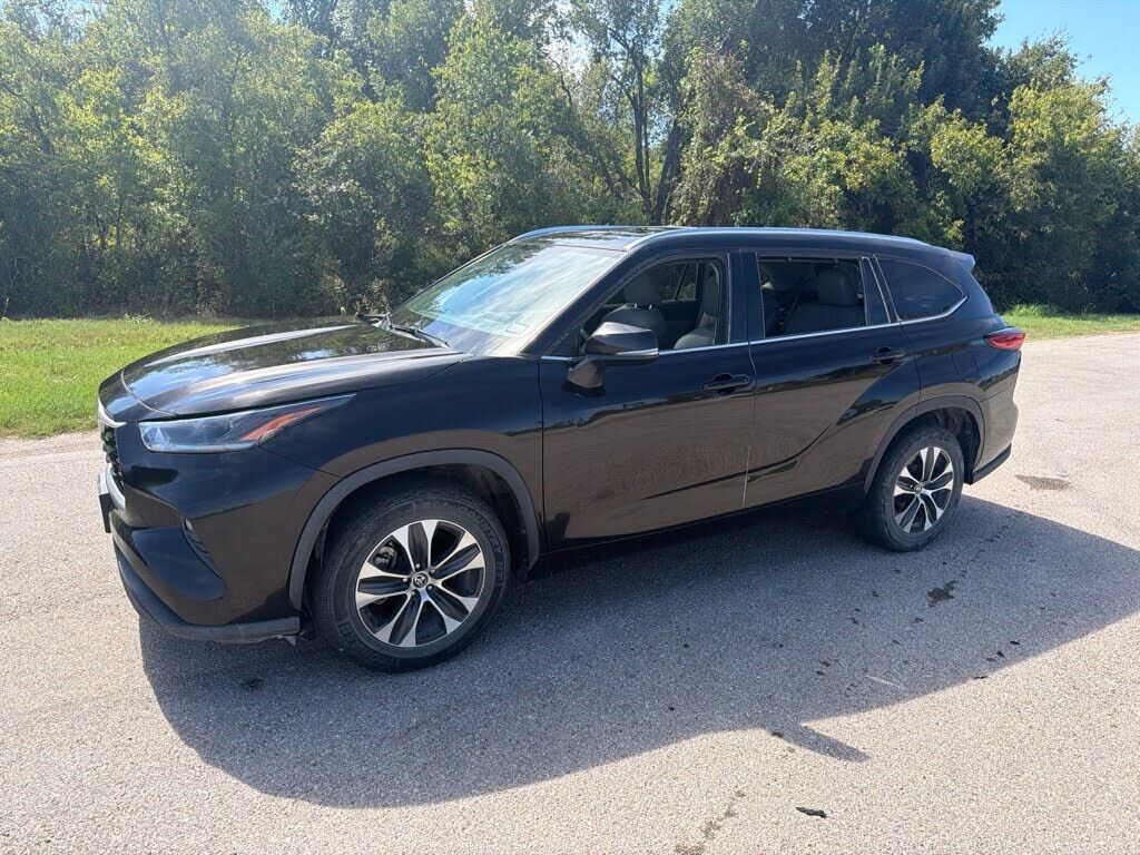 2021 TOYOTA Highlander
