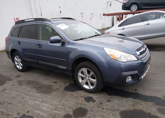 2013 SUBARU Outback