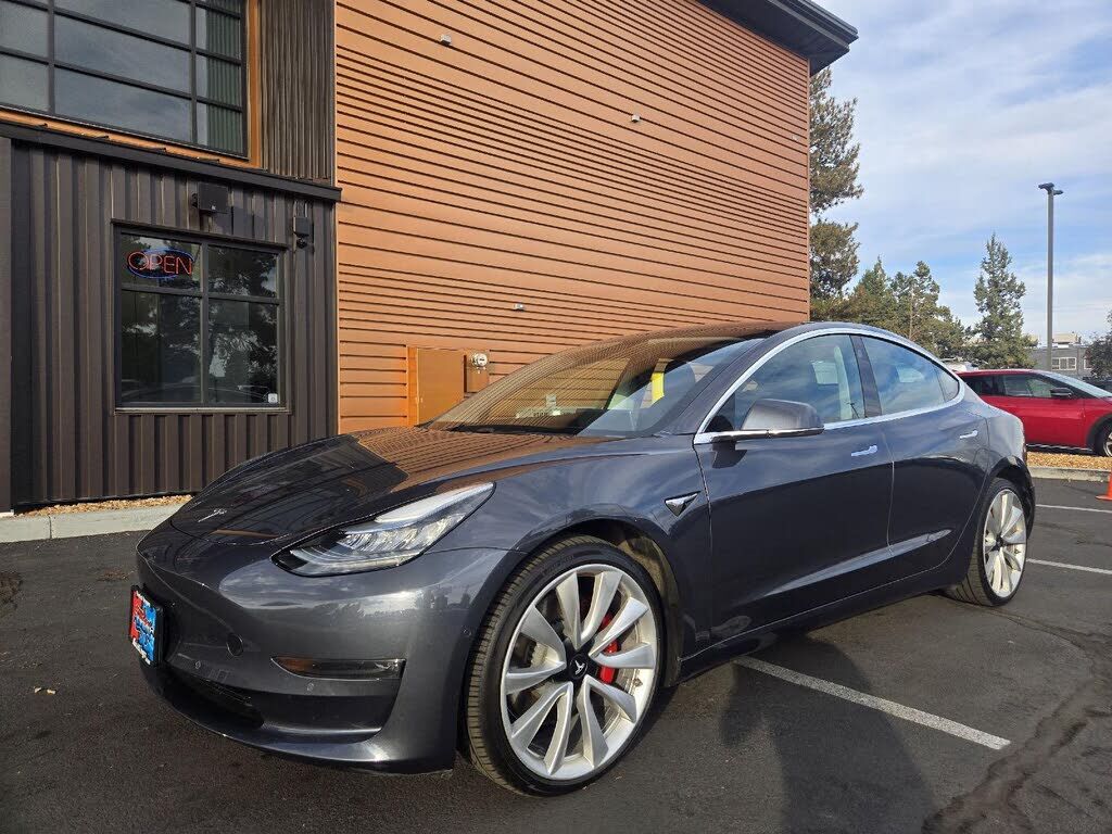 2018 TESLA Model 3