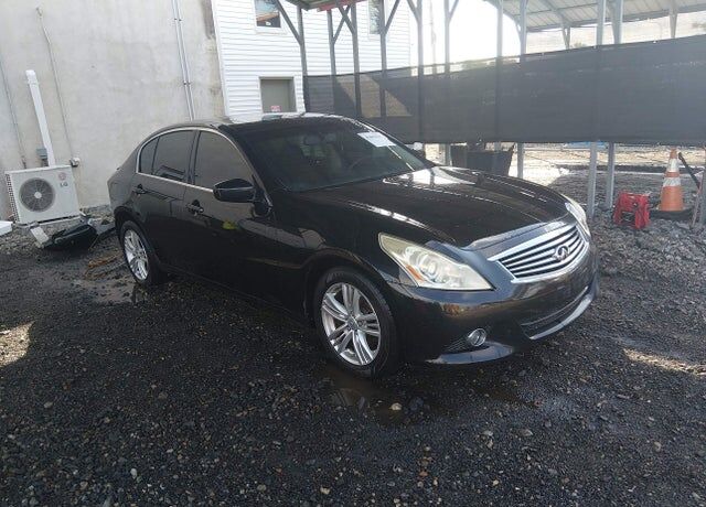 2013 INFINITI G37