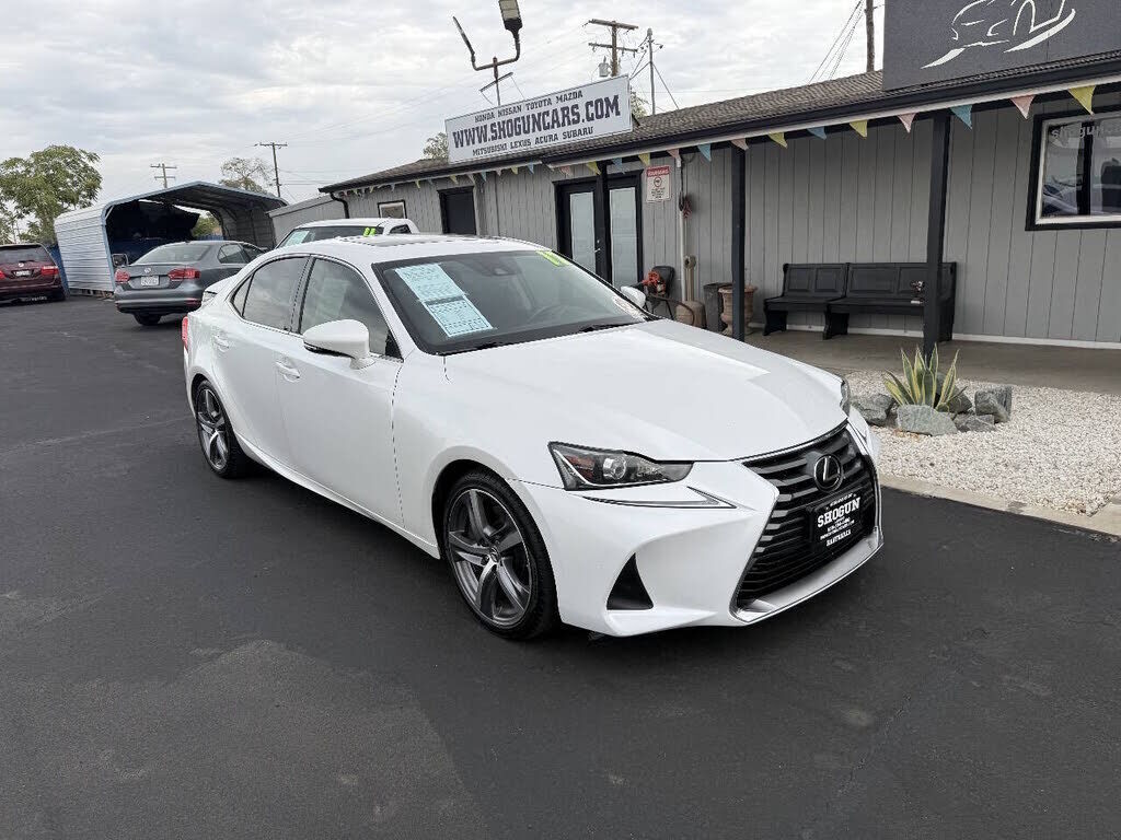 2017 LEXUS IS