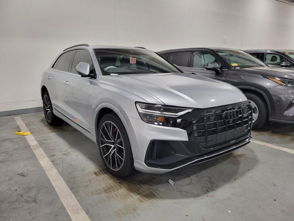 2022 AUDI Q8