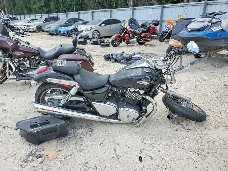 2010 TRIUMPH Thunderbird