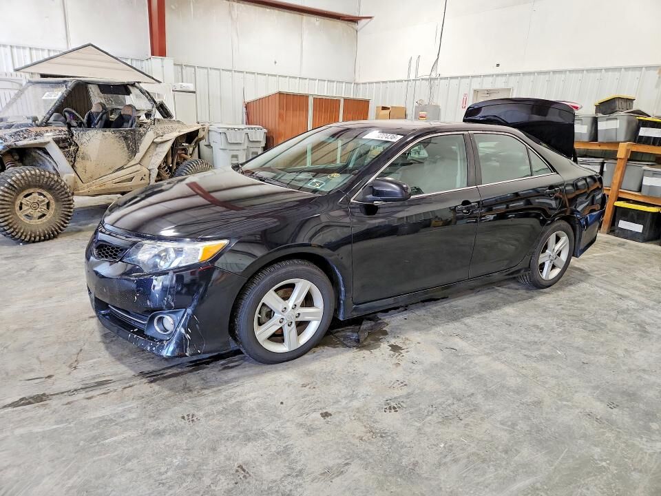 2013 TOYOTA Camry