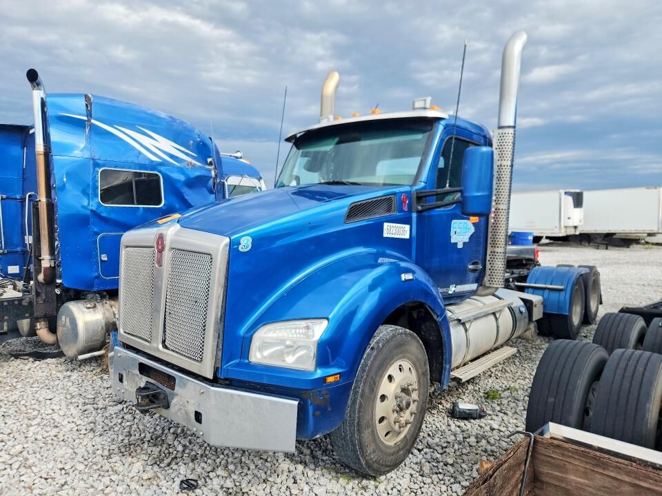 2016 KENWORTH T880