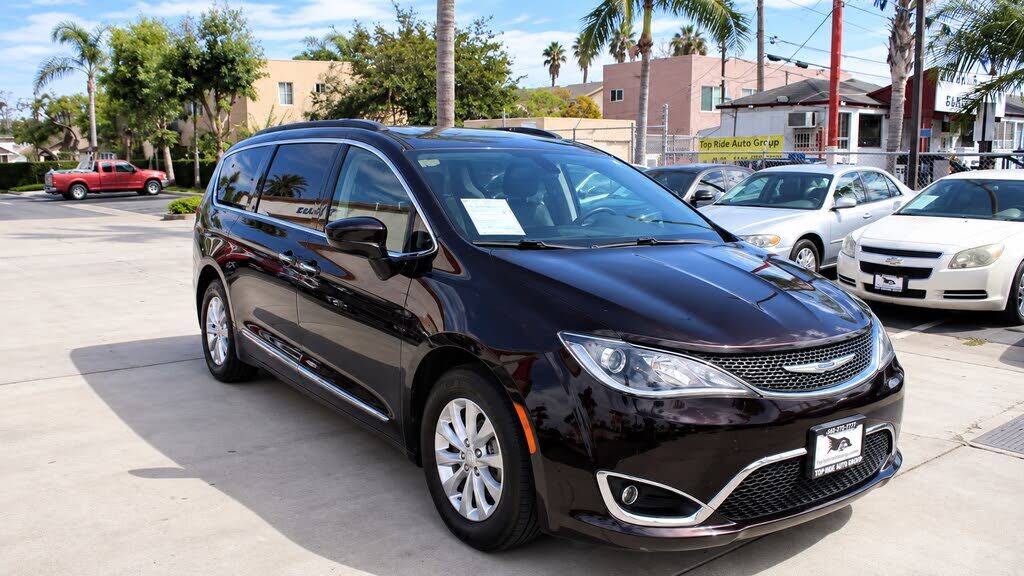 2017 CHRYSLER Pacifica