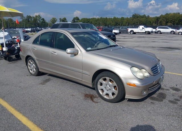2005 MERCEDES-BENZ C-Class