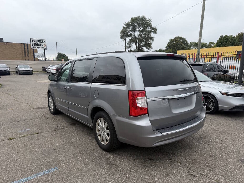 2015 CHRYSLER Town and Country