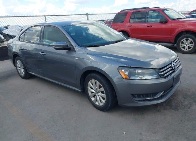 2014 VOLKSWAGEN Passat