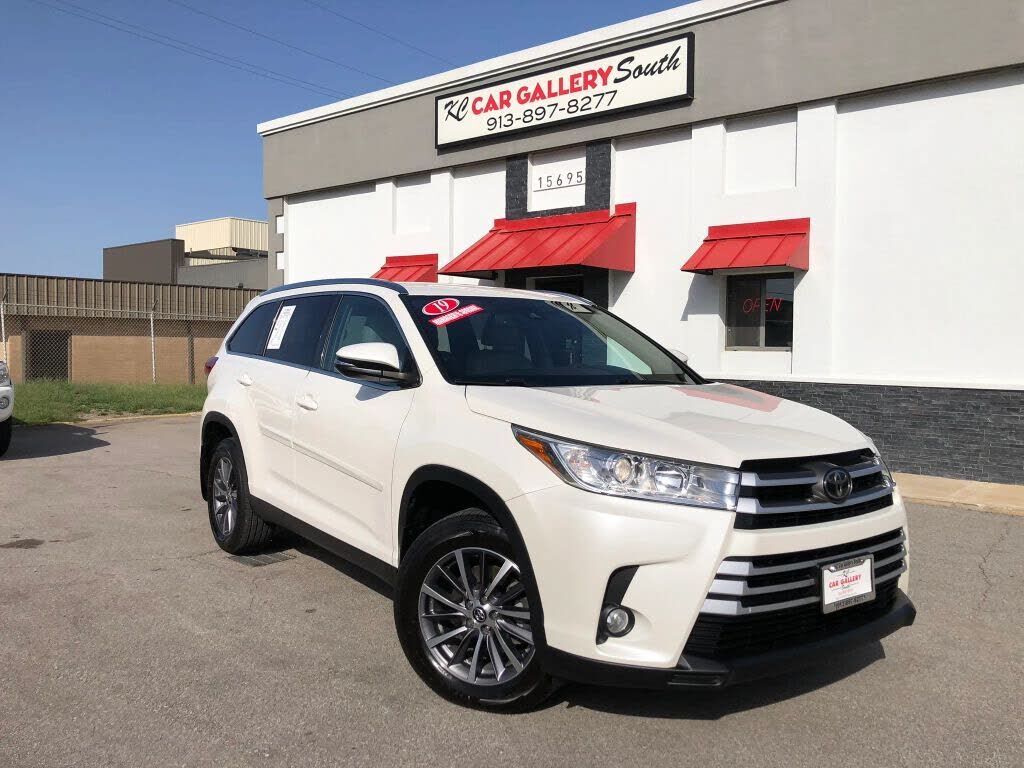 2019 TOYOTA Highlander