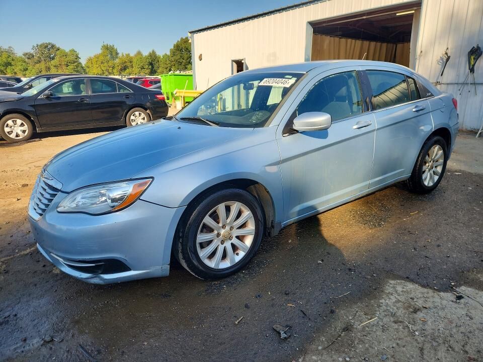 2013 CHRYSLER 200