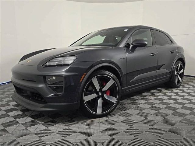 2025 PORSCHE Macan