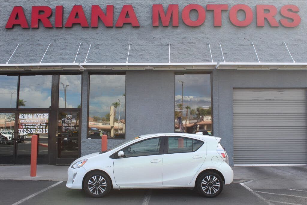 2016 TOYOTA Prius