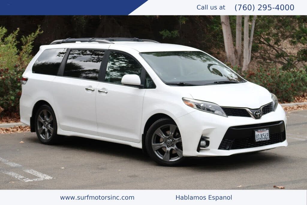 2018 TOYOTA Sienna