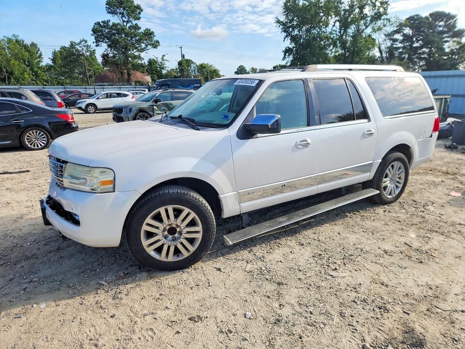 2011 LINCOLN Navigator