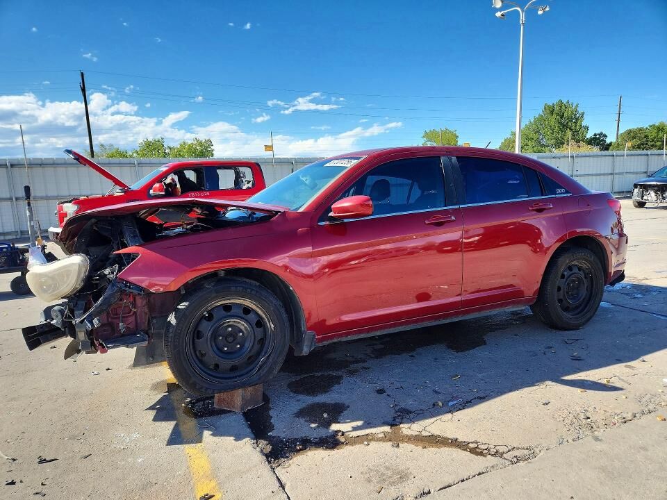 2013 CHRYSLER 200