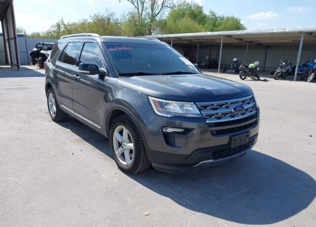 2018 FORD Explorer