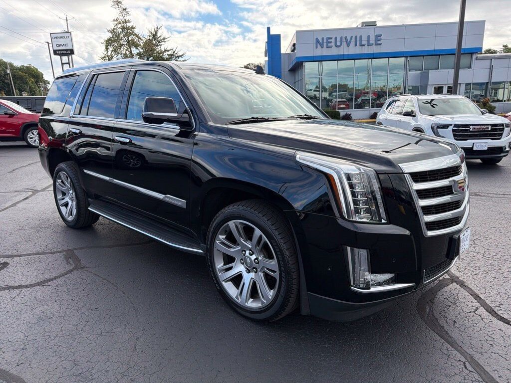 2017 CADILLAC Escalade