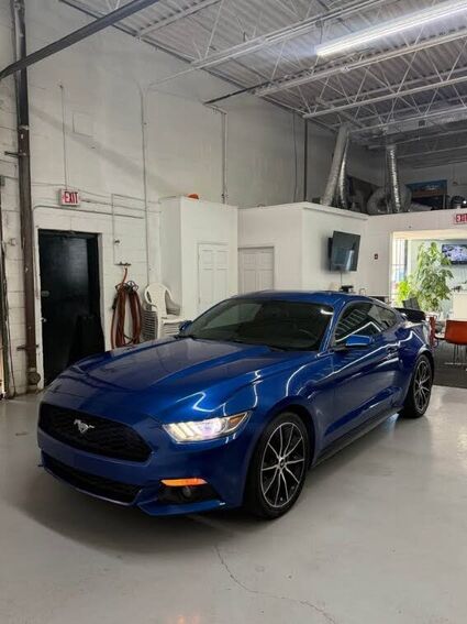 2017 FORD Mustang