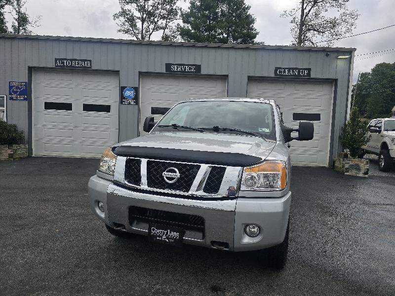2012 NISSAN Titan