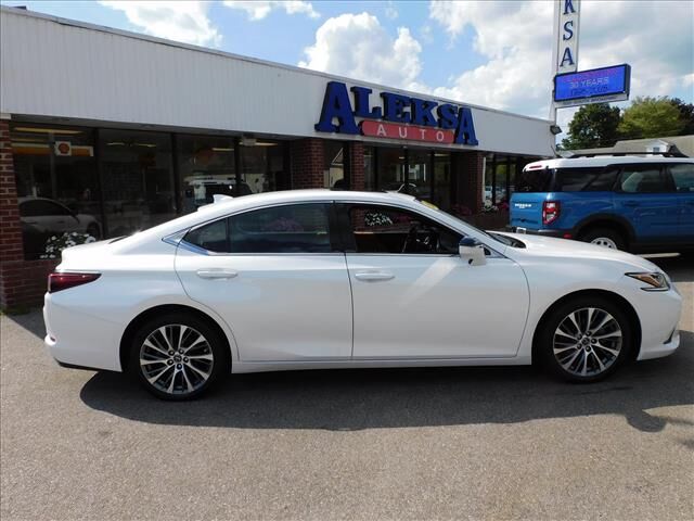 2020 LEXUS ES