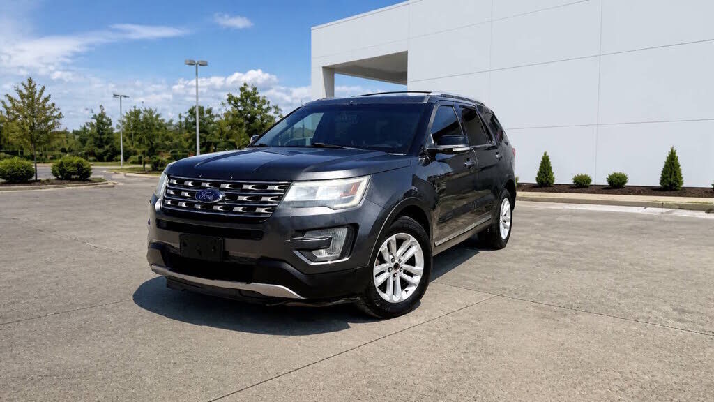 2017 FORD Explorer