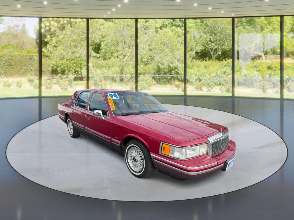 1994 LINCOLN Town Car