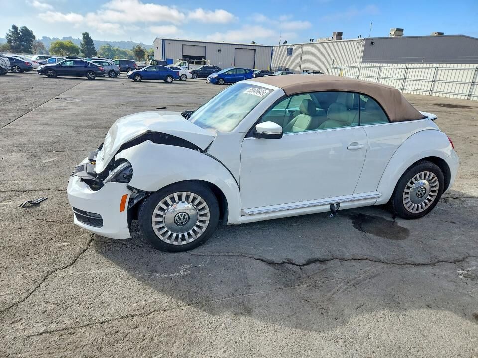 2016 VOLKSWAGEN Beetle
