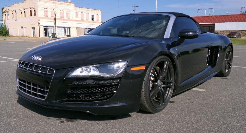 2011 AUDI R8