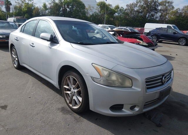 2014 NISSAN Maxima