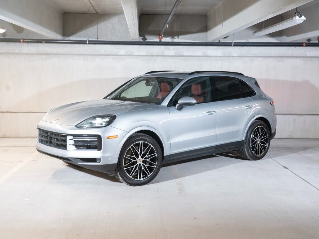 2024 PORSCHE Cayenne