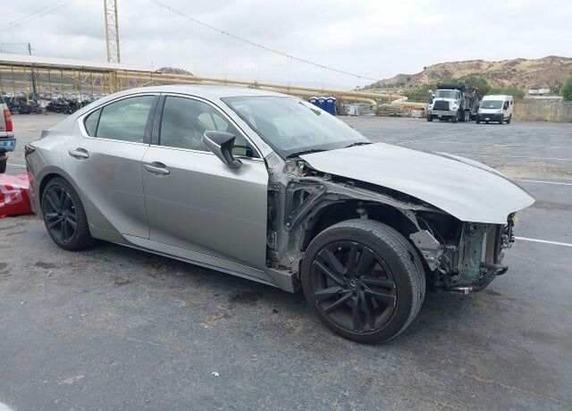 2021 LEXUS IS
