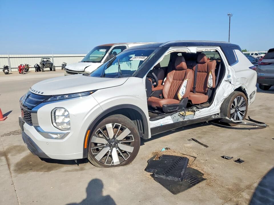 2025 MITSUBISHI Outlander