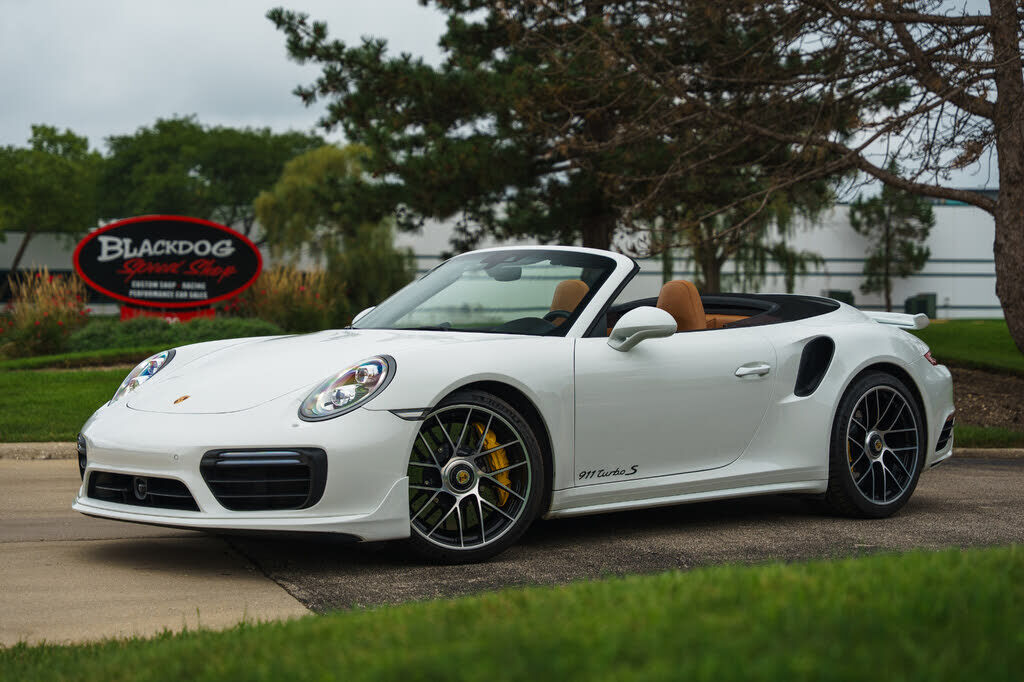 2017 PORSCHE 911