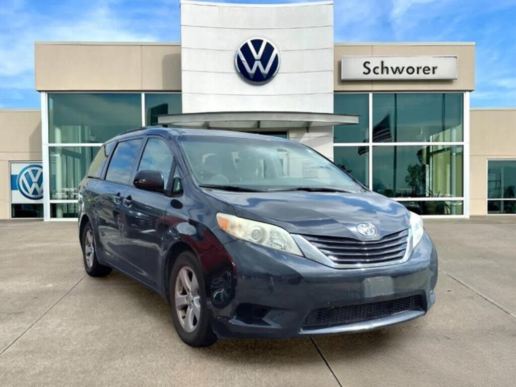 2015 TOYOTA Sienna