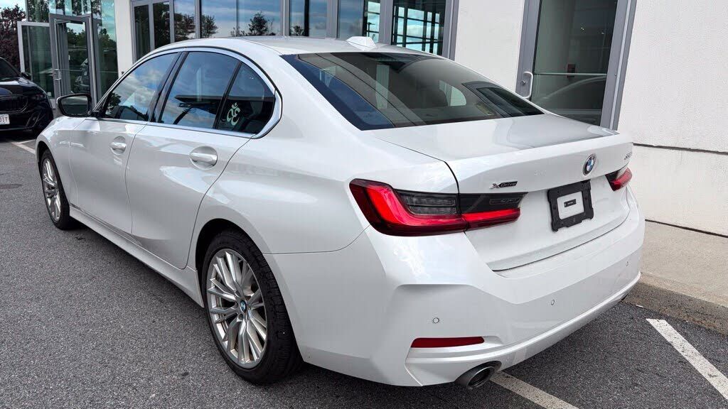 2024 BMW 330i