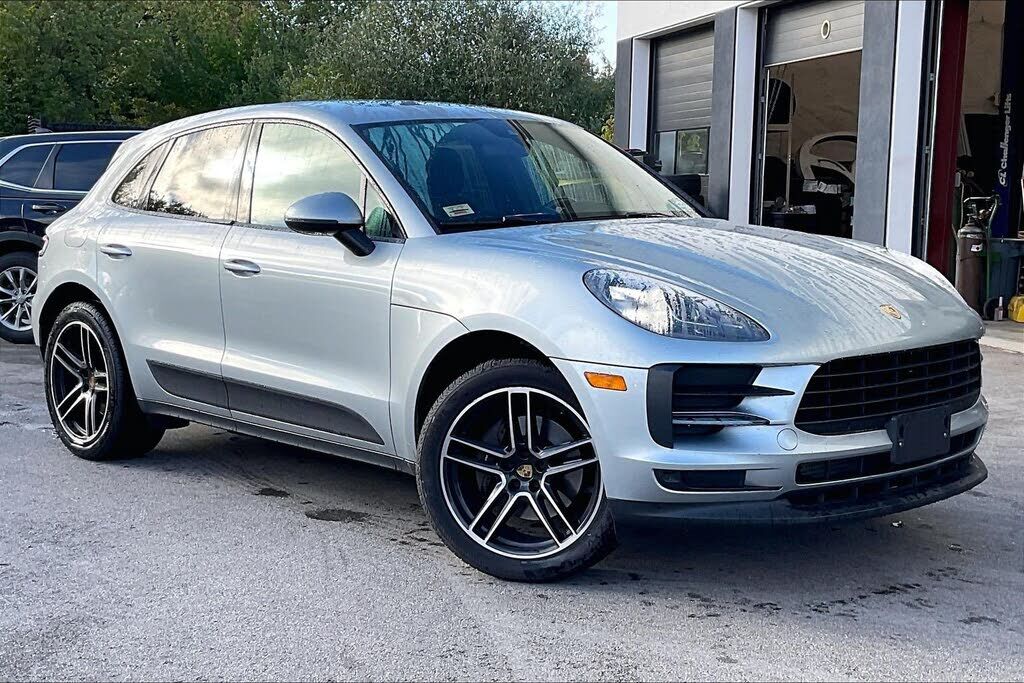2020 PORSCHE Macan