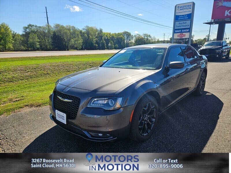 2019 CHRYSLER 300